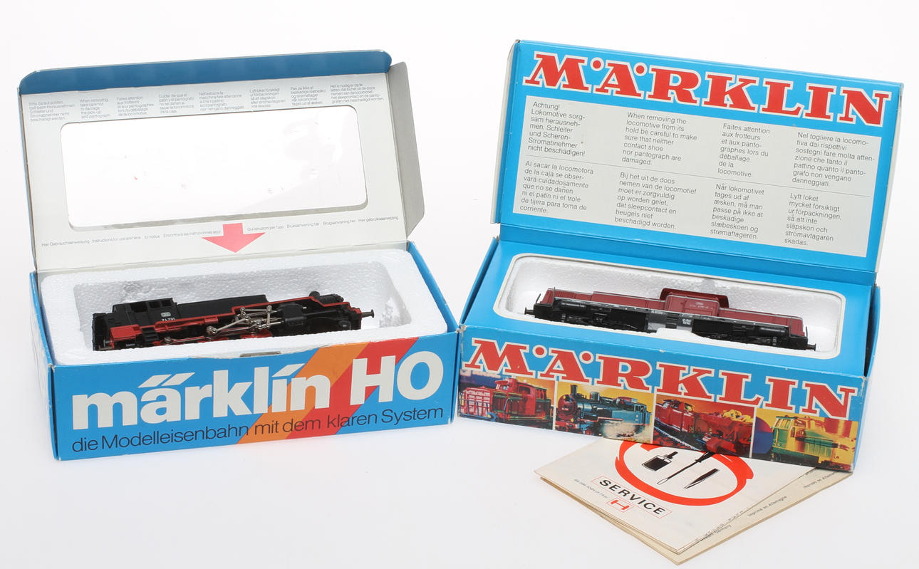 MODELLTÅG MÄRKLIN 3095 ånglok BR 74 och 3072 diesellok V 100 i originalkartong.