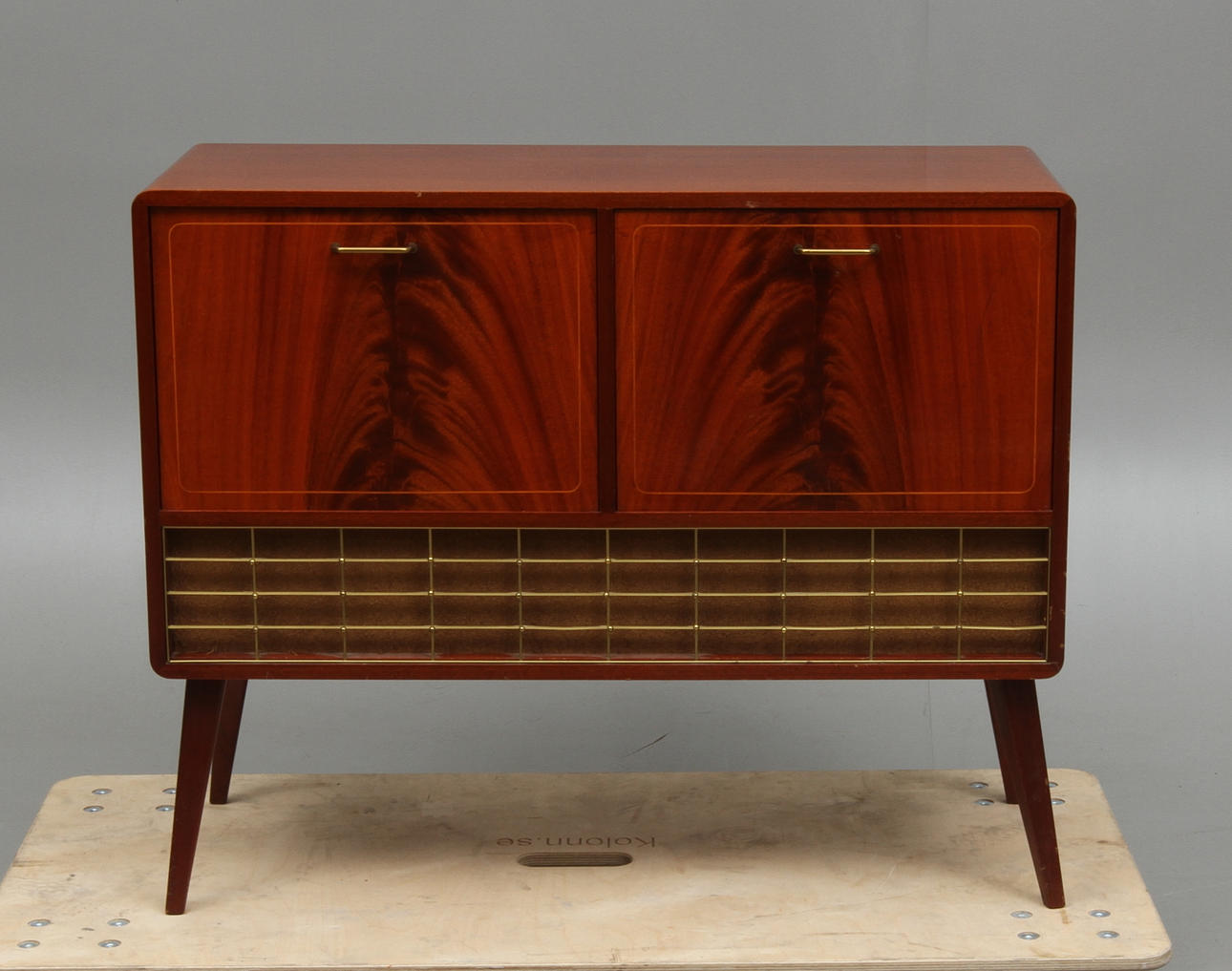 RADIOGRAMMOFONMÖBEL, Dux.