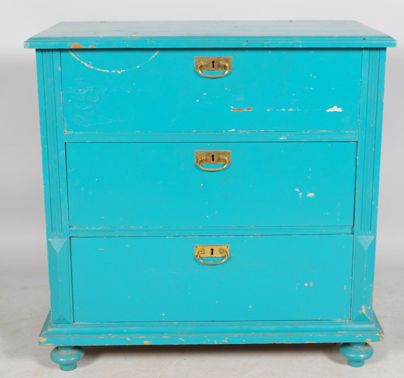 BYRÅ, 3-lådig, nyrenässans, blåmålad.