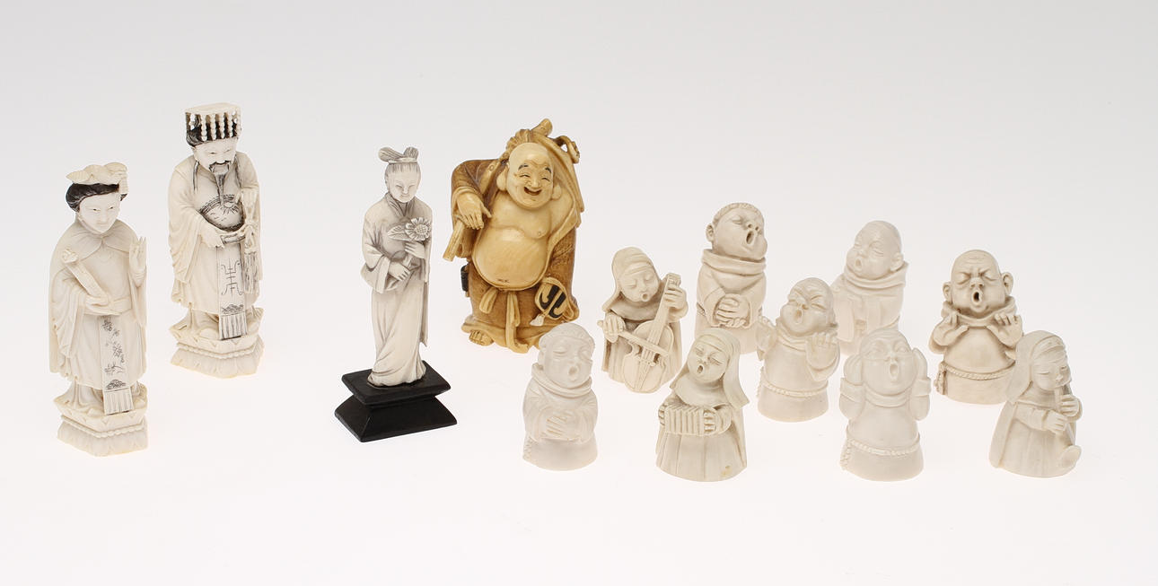 FIGURER, 13 delar, konstmassa, orientaliska, 1900-tal.