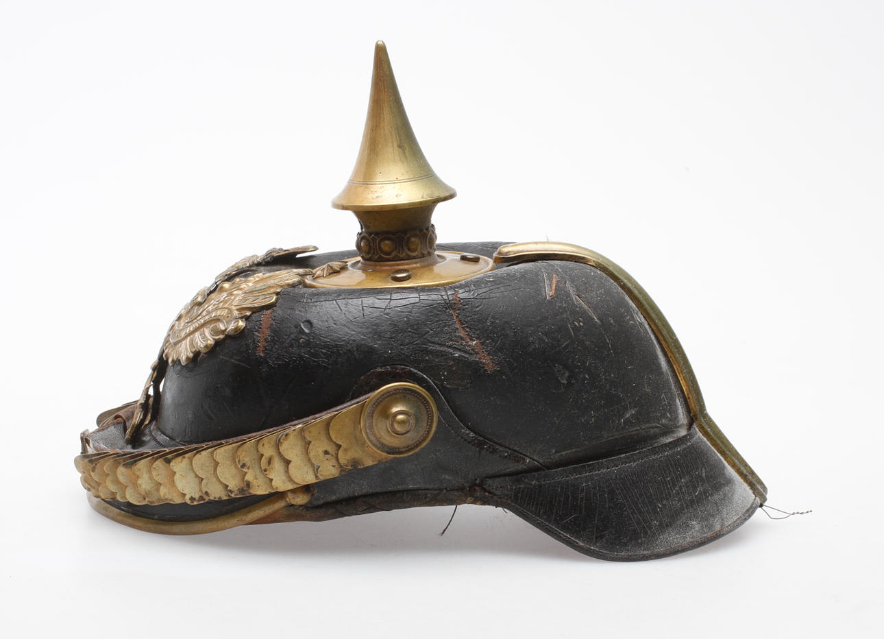 PICKELHUVA, Tyskland, mässing/skinn.