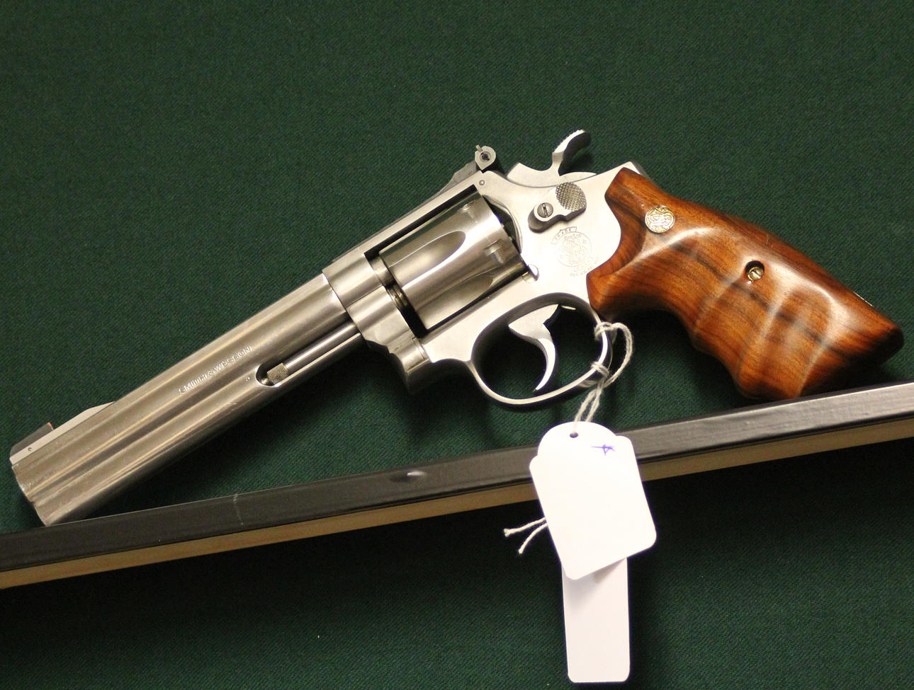 SMITH & WESSON. M/617 Kal. 22lr.