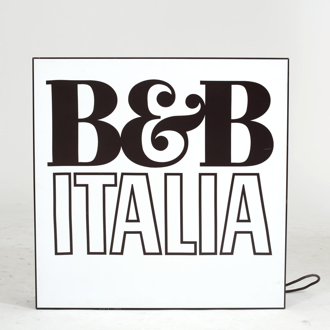 SKYLT MED BELYSNING, "B&B Italia".