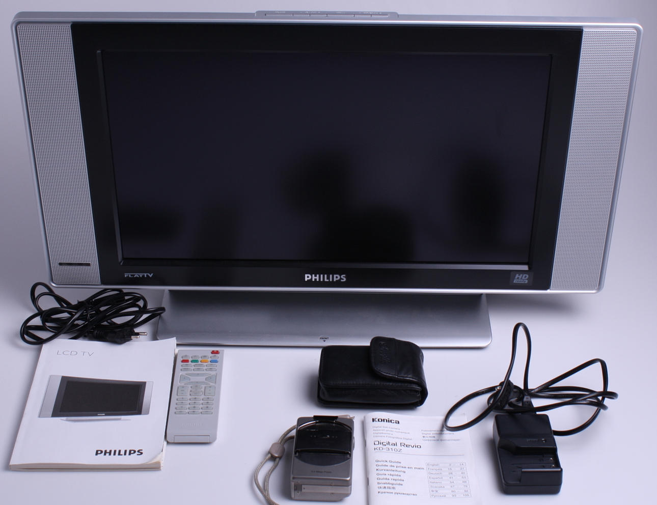 FLAD TV, LCD, 20 tommer, Philips + DIGITALKAMERA.