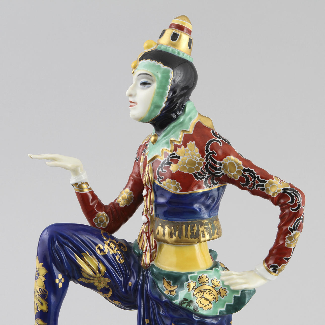 FIGURIN, porslin, signerad Constantin Holzer-Defanti, modellnummer H300, Rosenthal.