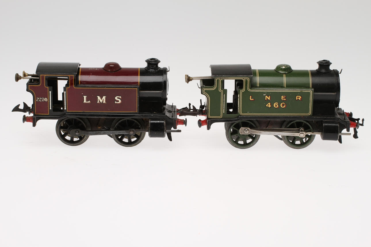 HORNBY skala 0 ENGLAND, urverkslok 2 stycken.