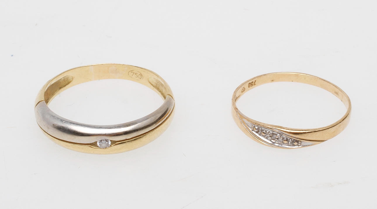 RINGAR, 2 st, 18k guld, vikt ca 4,7 gr.