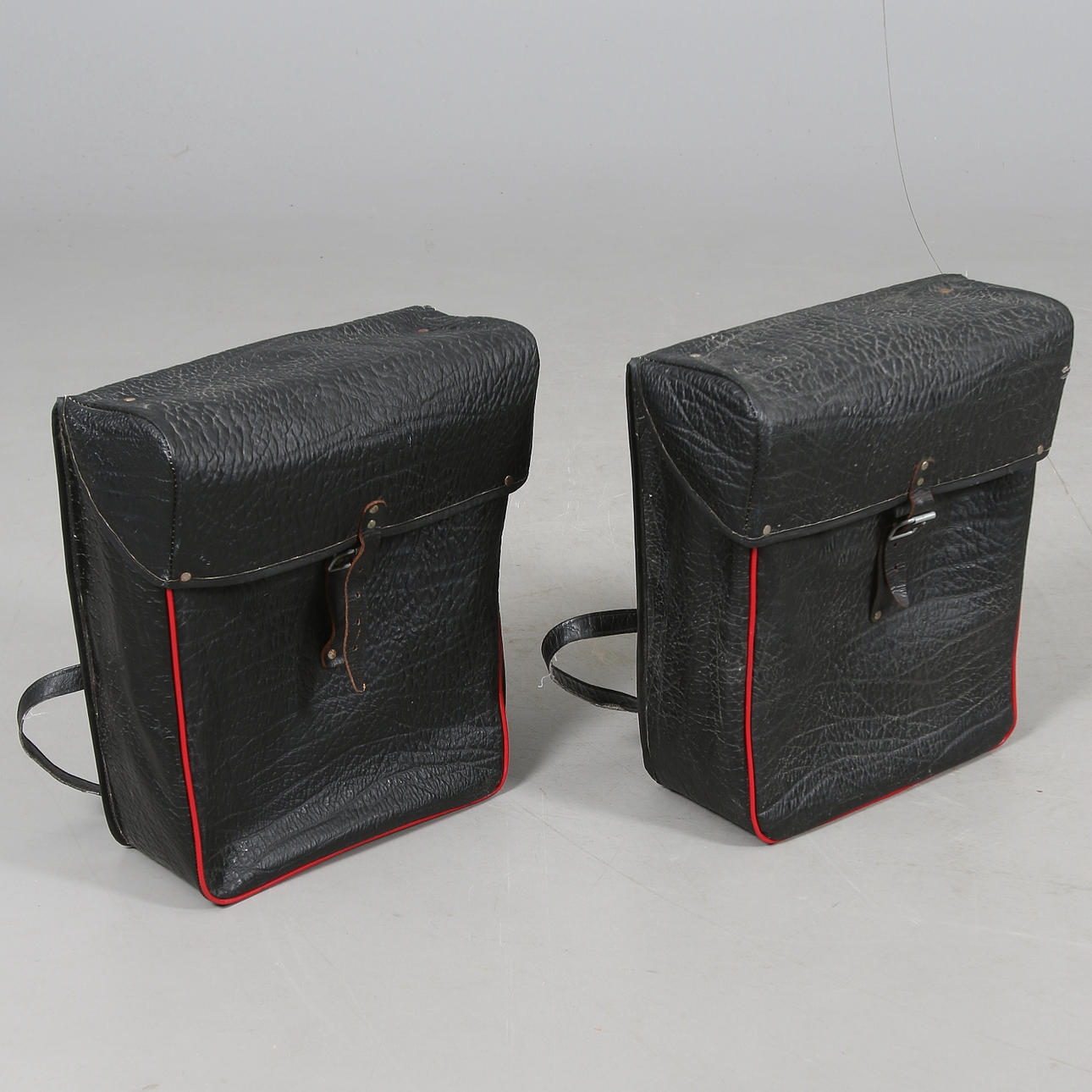 MOPEDVÄSKOR, ett par, galon, 1900-talets mitt.