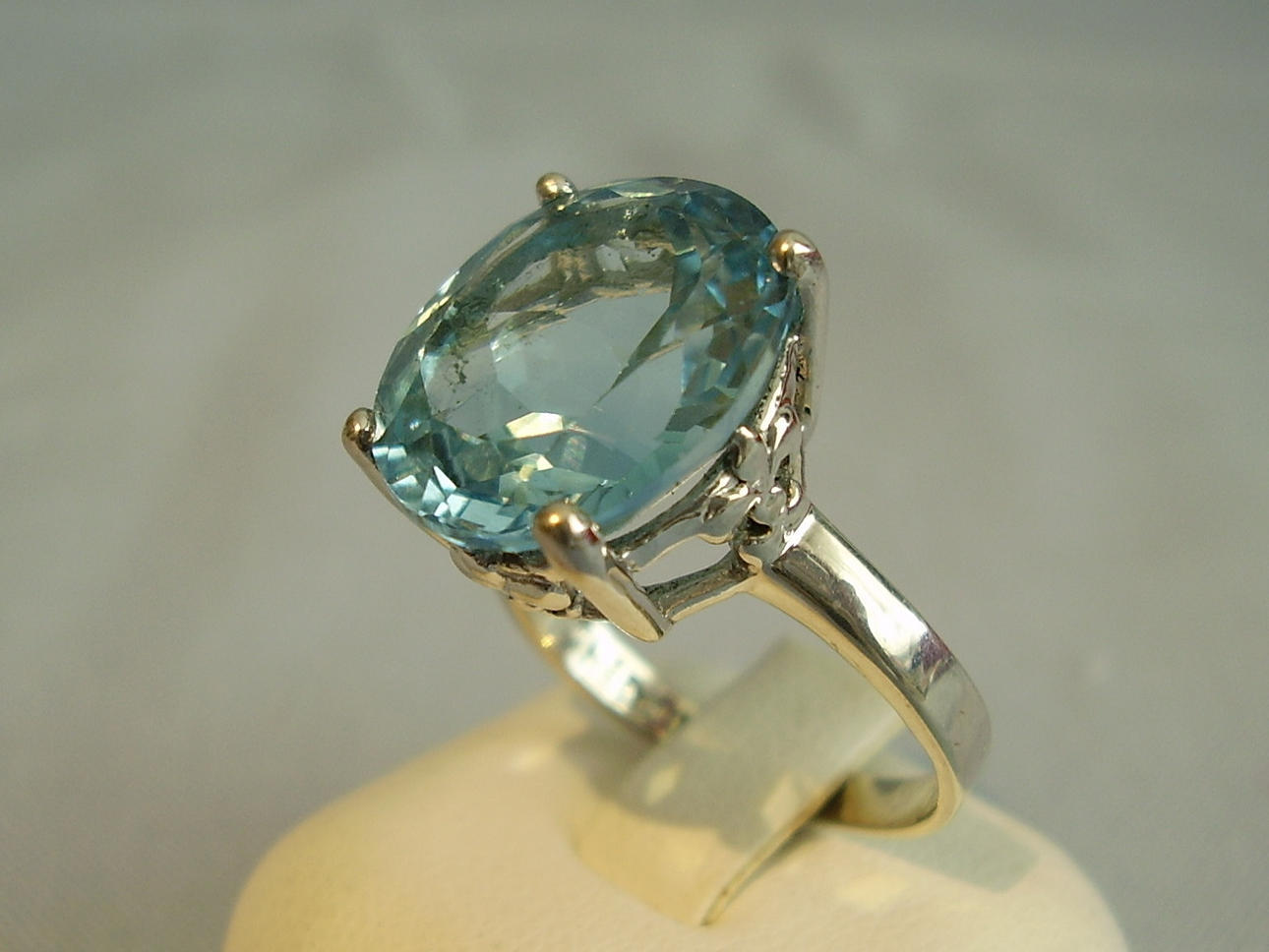 BLUE TOPAZ RING sign.DAVID SIGAL.