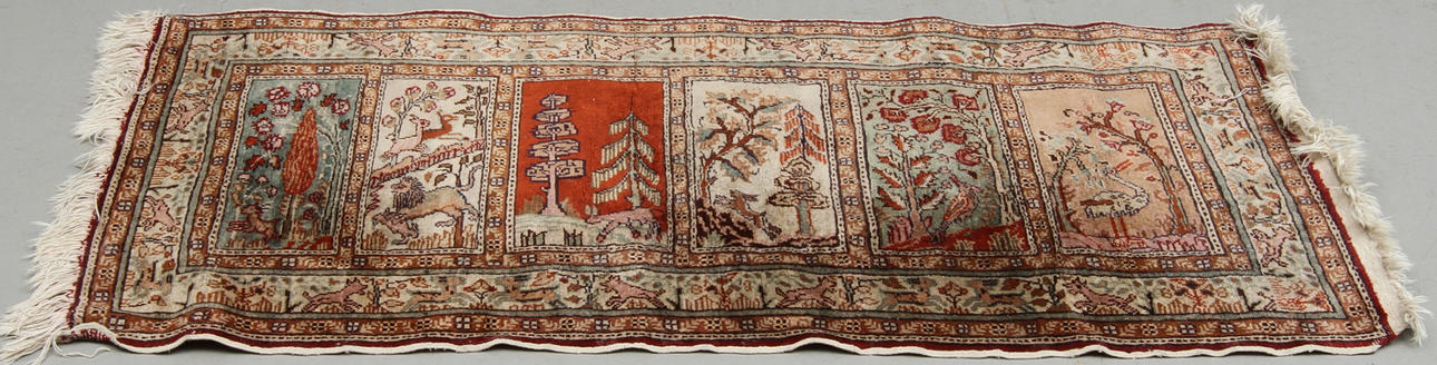 MATTA, orientalisk, ca 130 x 61 cm.