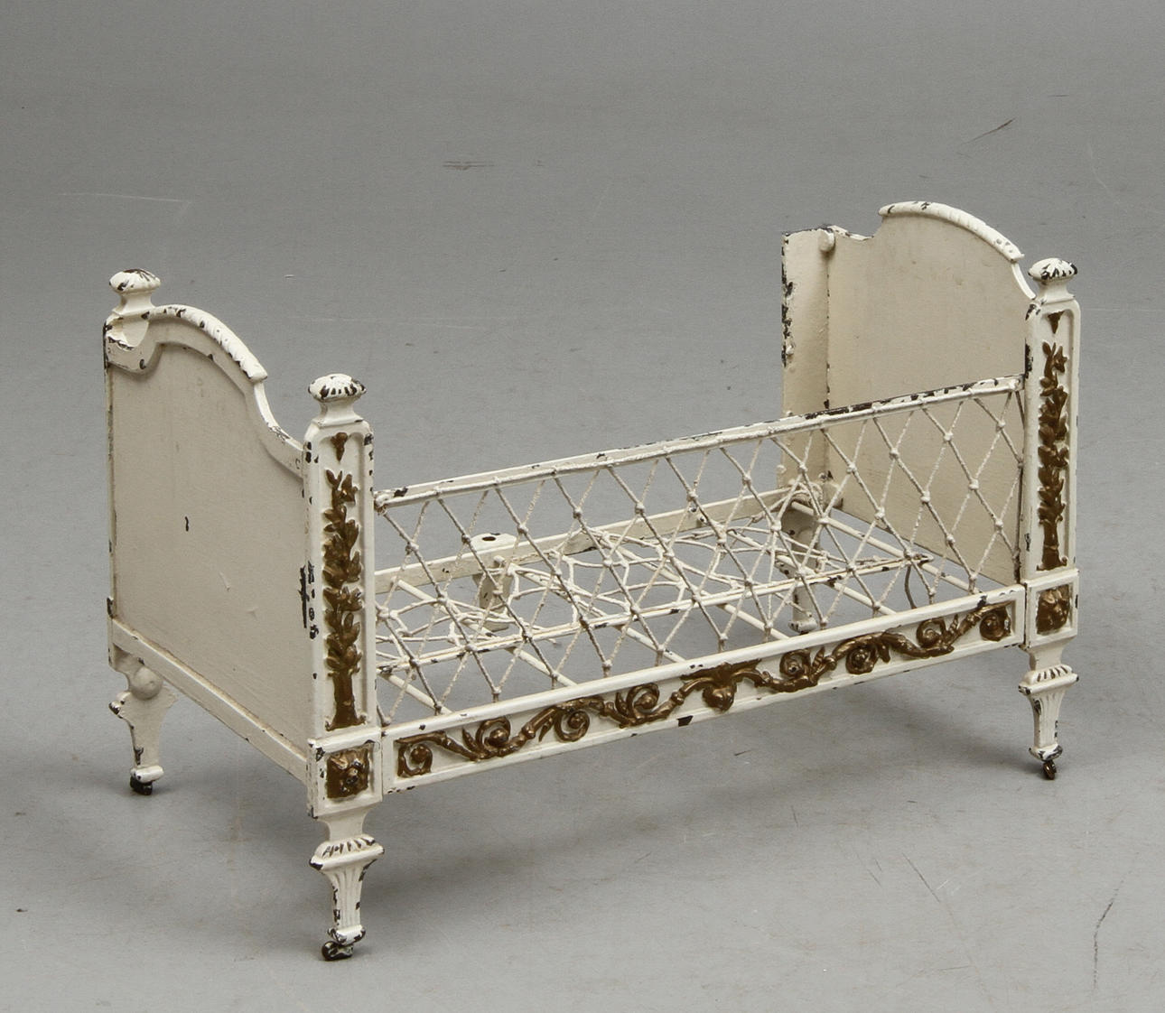 DOCKSÄNG, gustaviansk stil.