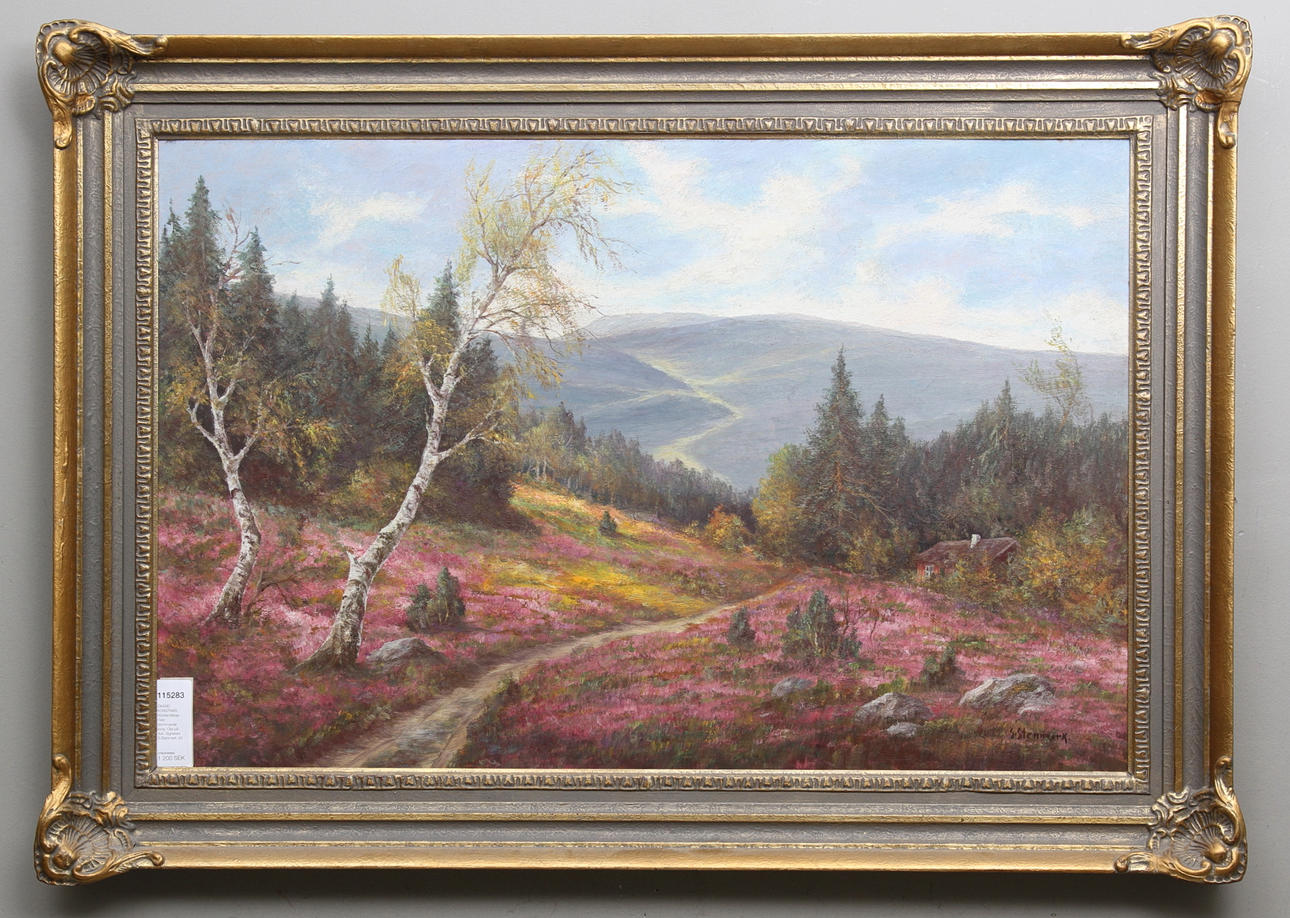 OKÄND KONSTNÄR. Höstlandskap med blommande ljung. Olja på duk. Signerad S.Stenmark.