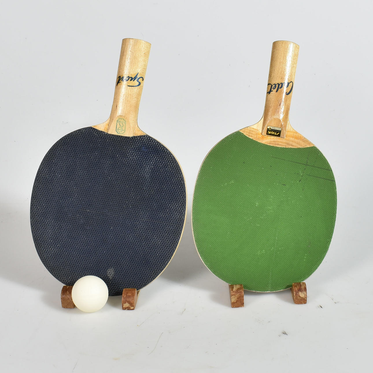 TABLE TENNIS RACK, RISE.