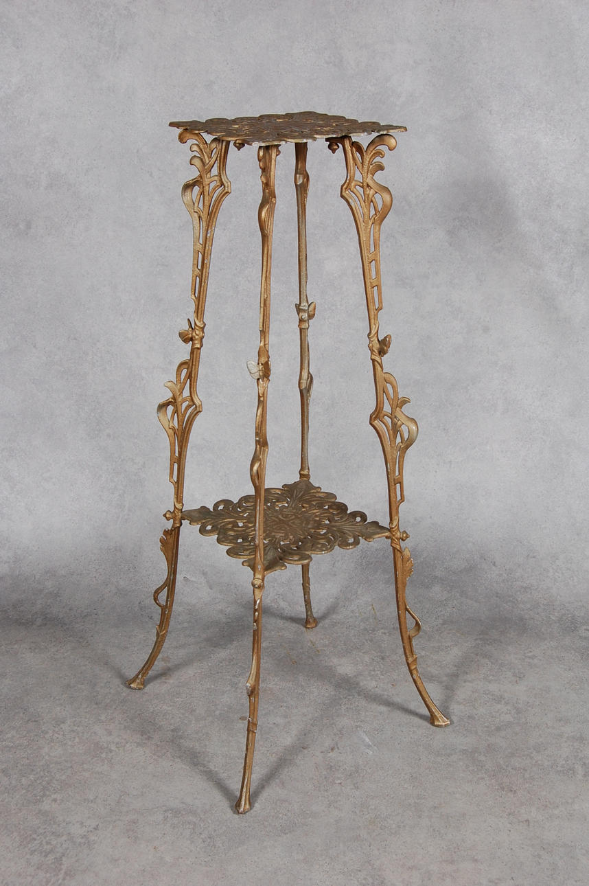 PIEDESTAL, Jugend, 1900-talts början.