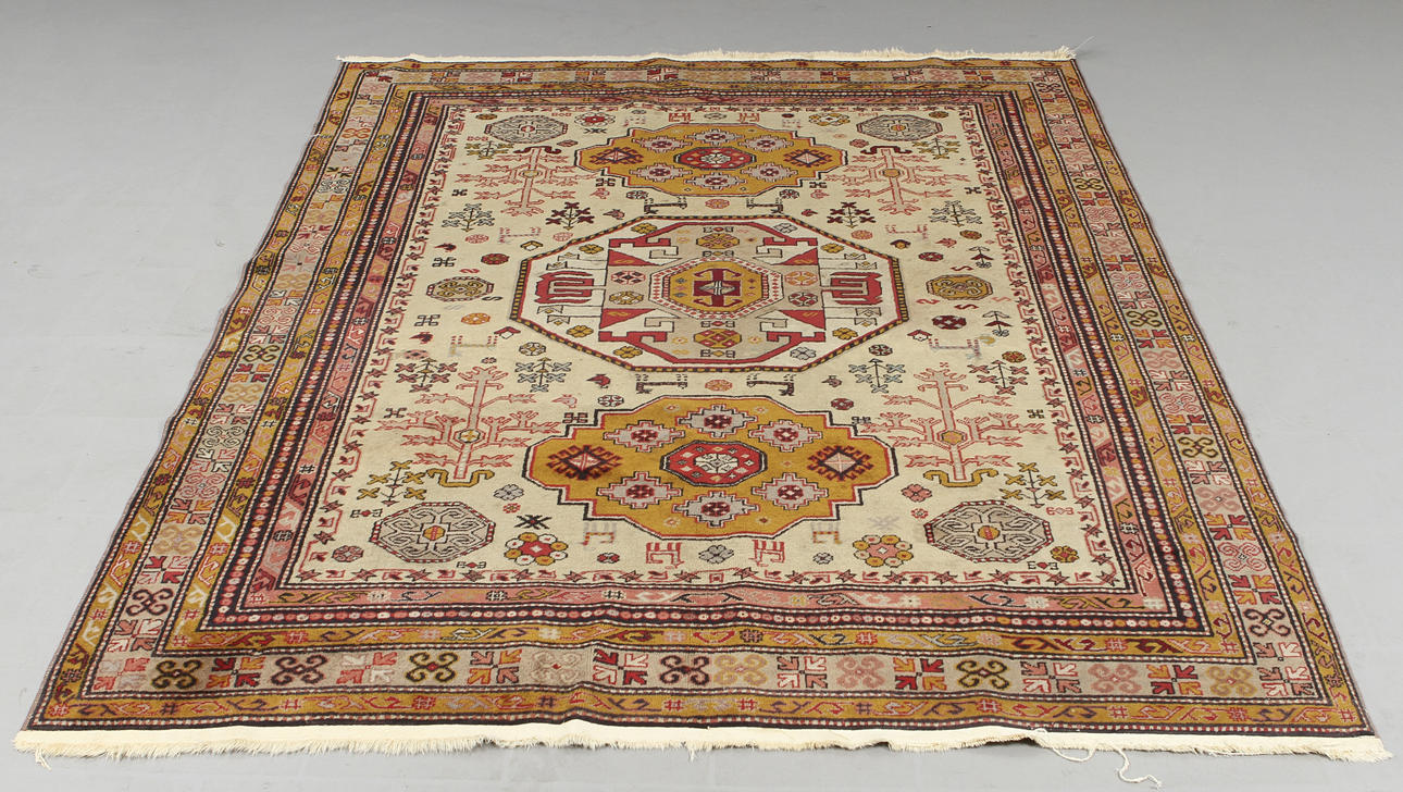 ORIENTALISK MATTA, 280 x 222 cm.