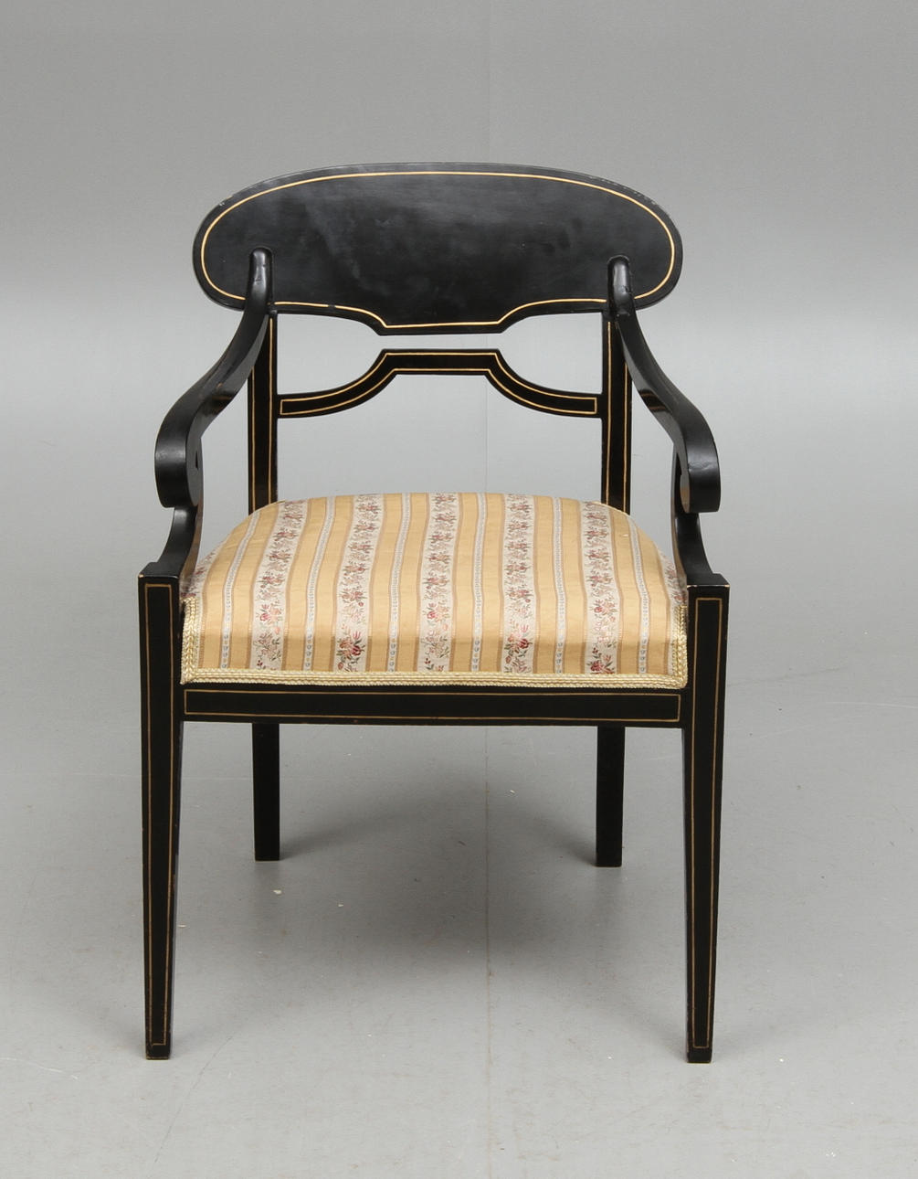 KARMSTOL, Karl-Johan stil.