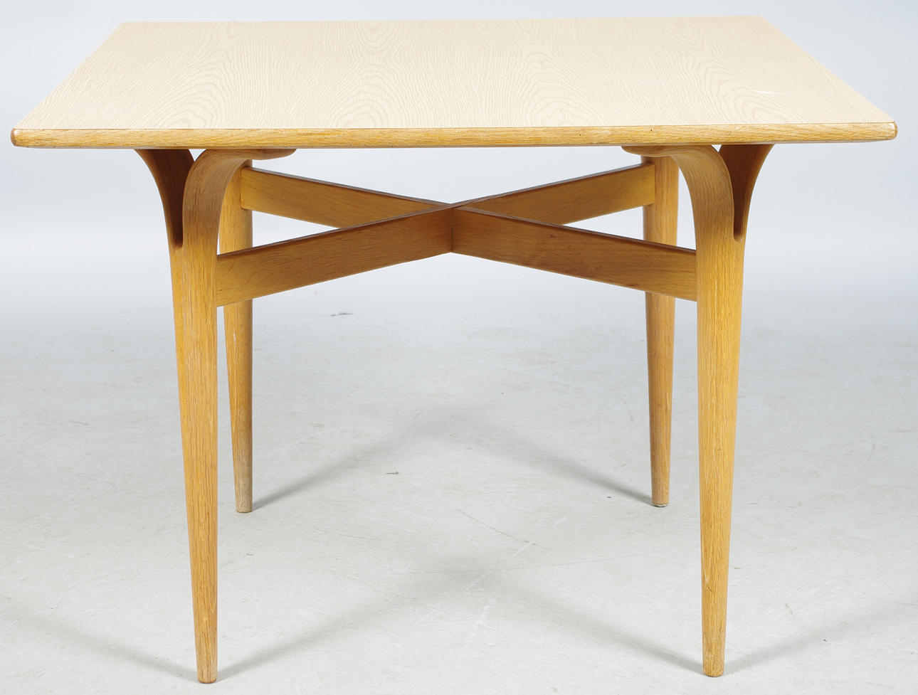 BORD, design Bruno Mathsson för firma Karl Mathsson.