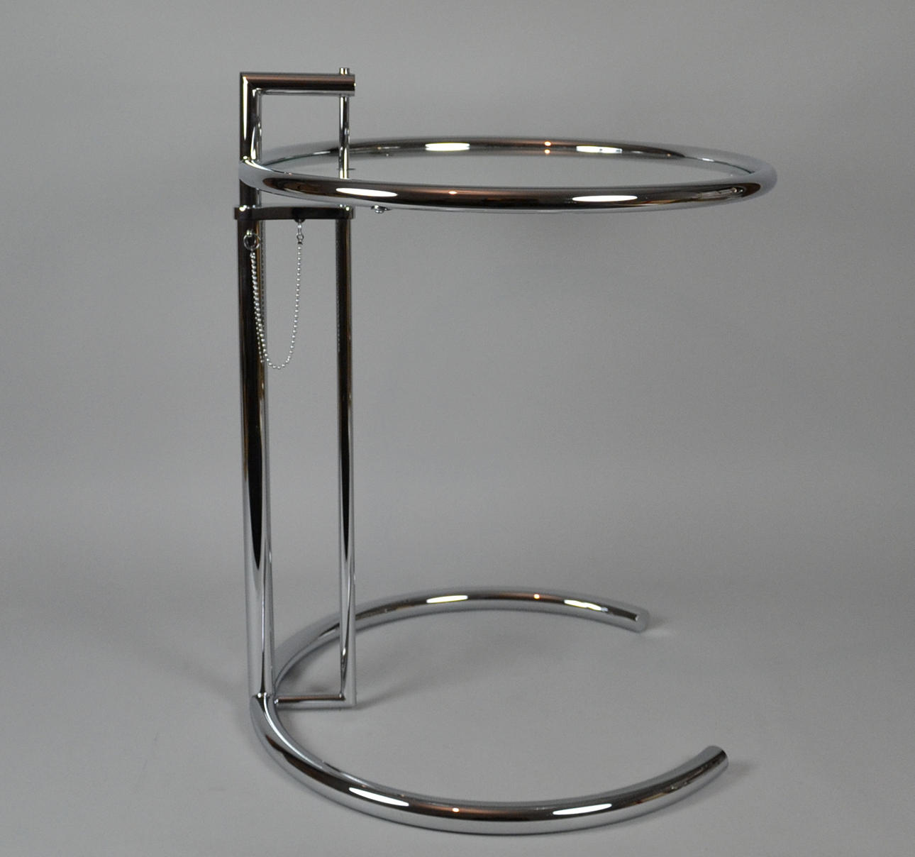 EILEEN GRAY. SÄÄDETTÄVÄ PÖYTÄ.