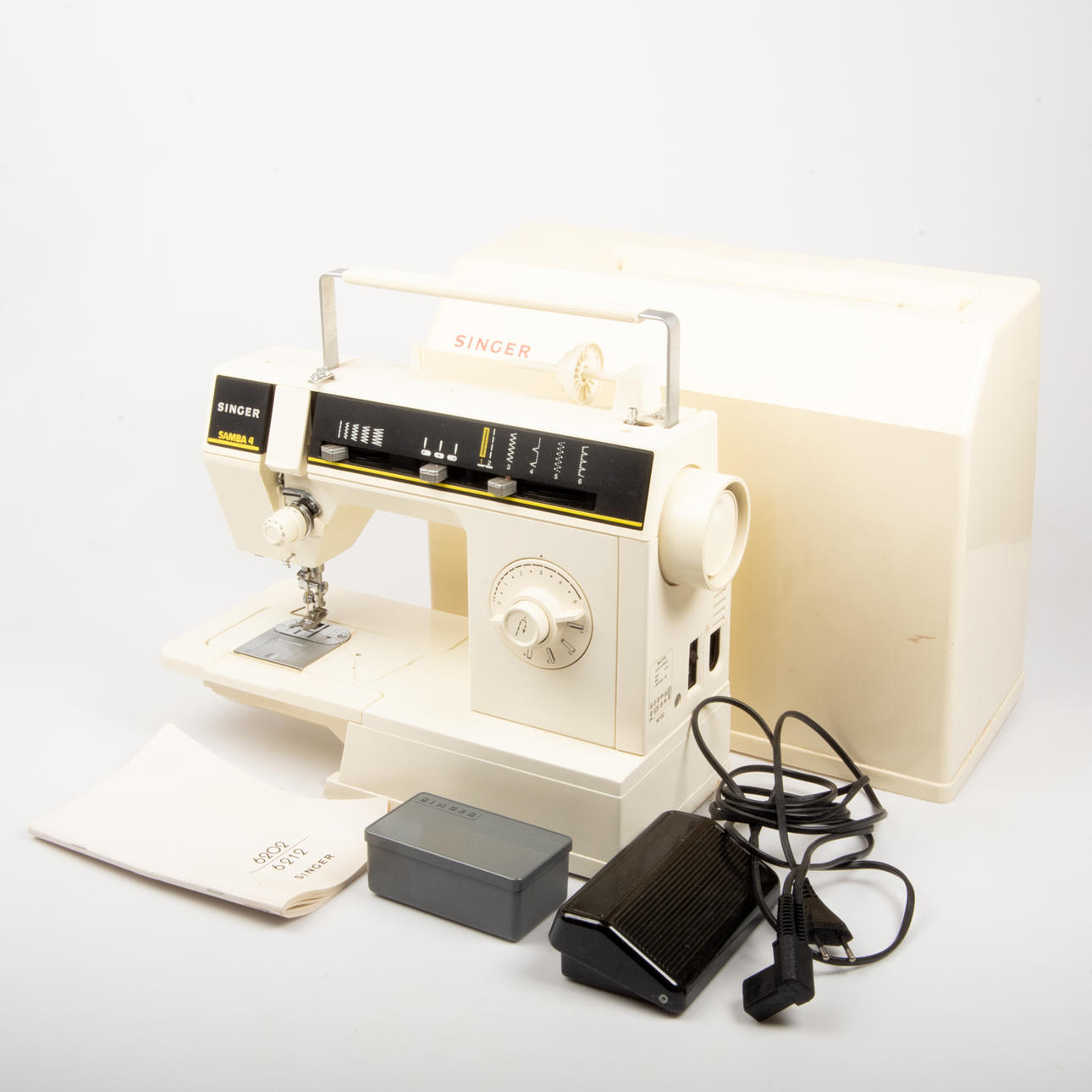 SEWING MACHINE, Singer Samba 4.