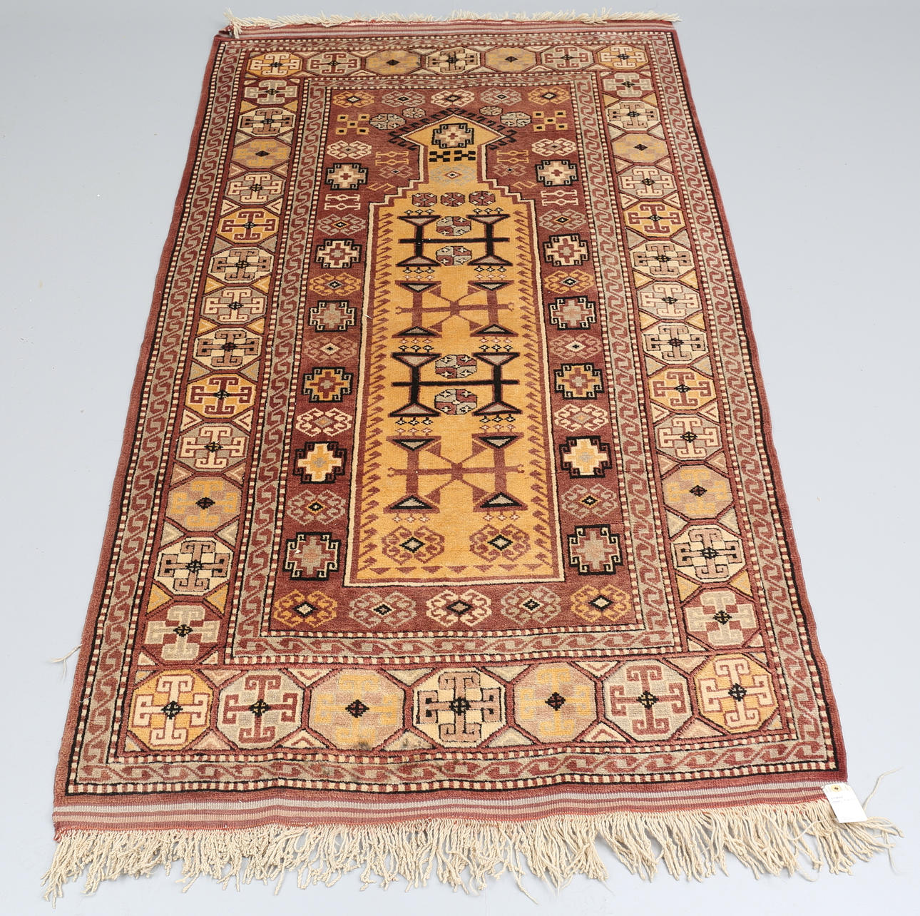 ANATOLISK MATTA, 209 x 130 cm.