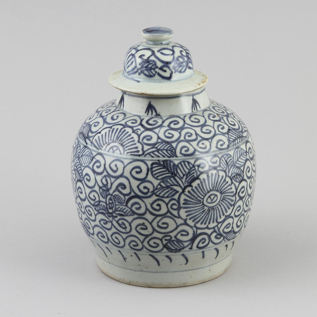 BOJAN MED LOCK, porslin, Kina, 1800-tal.