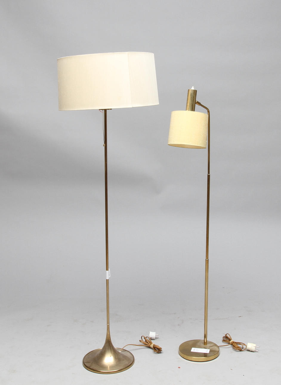 GOLVLAMPOR, 2 st, gulmetall, 1900-tal.