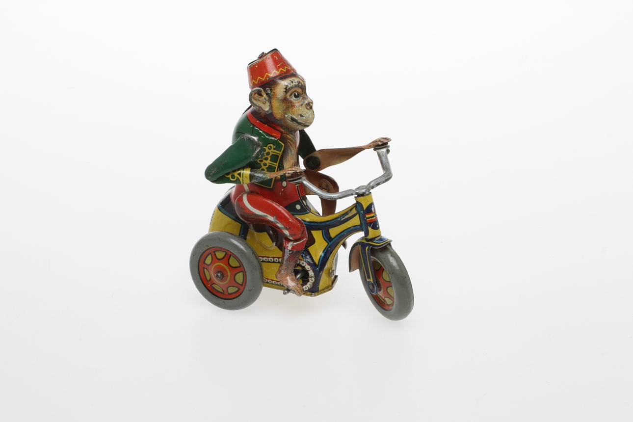 Trehjulig MOTORCYKEL med Apa, urverk, Germany okänd tillverkare.