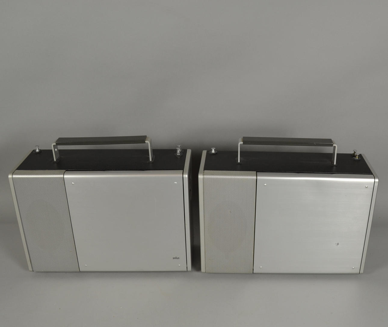 DIETER RAMS. 2x BRAUN T1000 WORLD REIVER.