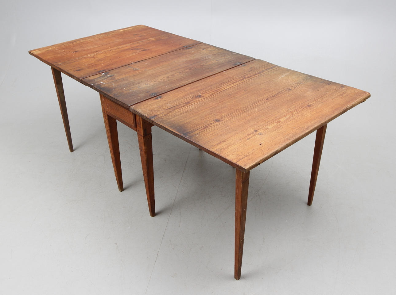 SLAGBORD, Gustavianskt, ca 1800.