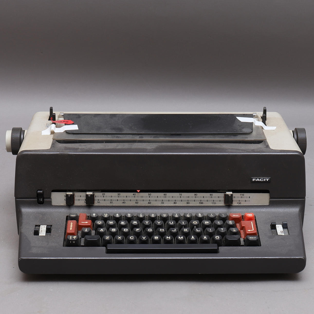 TYPEWRITER, Electric, Facit Model 1850.