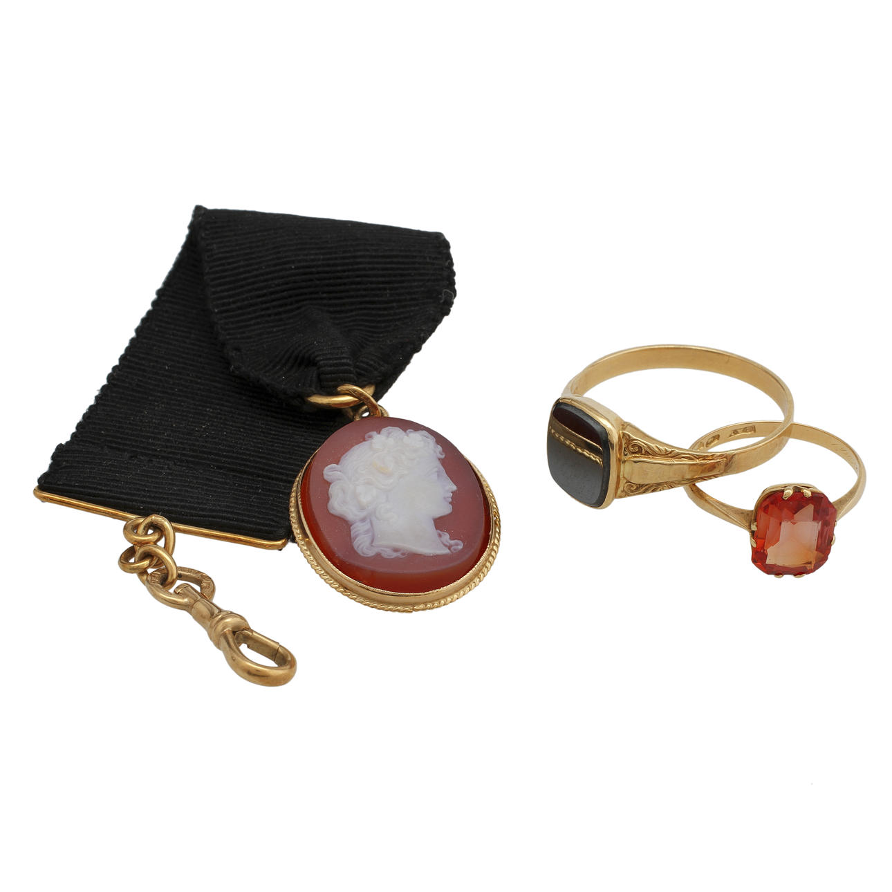 SMYCKEN, 3 delar, 18k guld, ca 13 gram brutto.