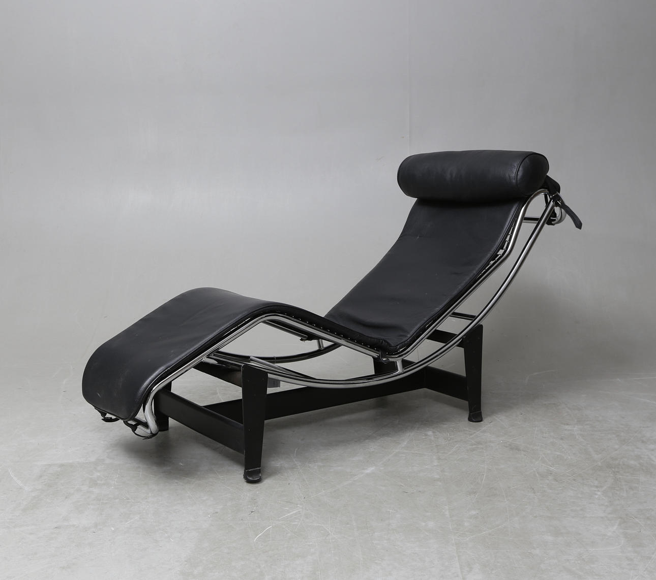 GENBRUGSTOL, efter "LC4", Le Corbusier.