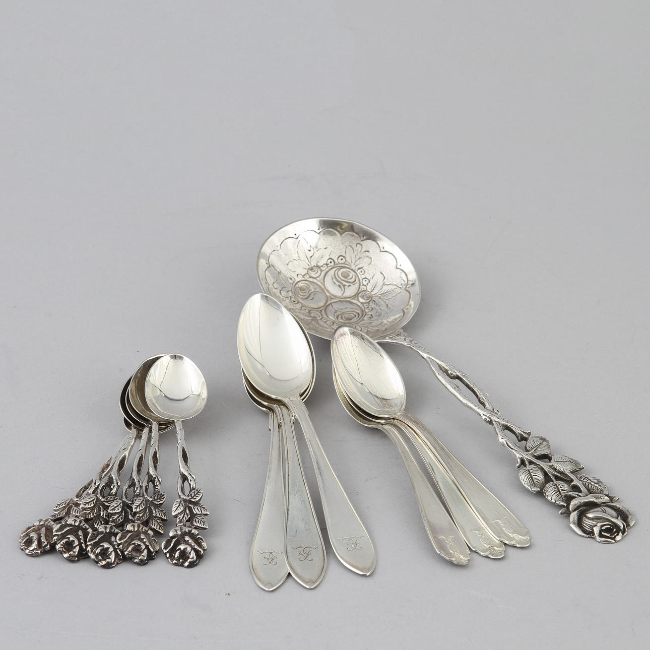 SILVER, 30 delar, ca 430 gram.