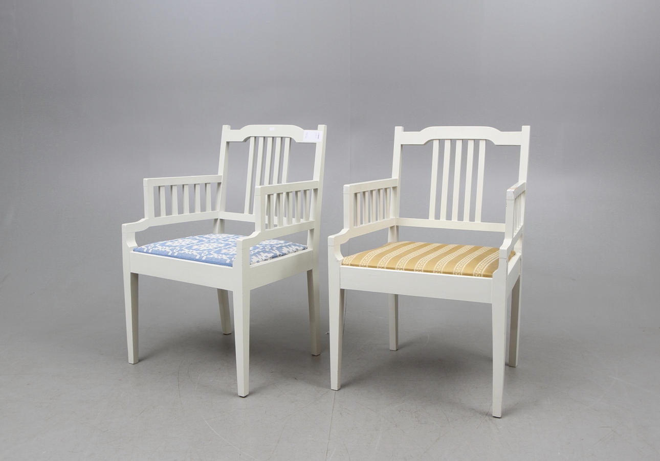 KARMSTOLAR, ett par , tidigt 1900-tal.