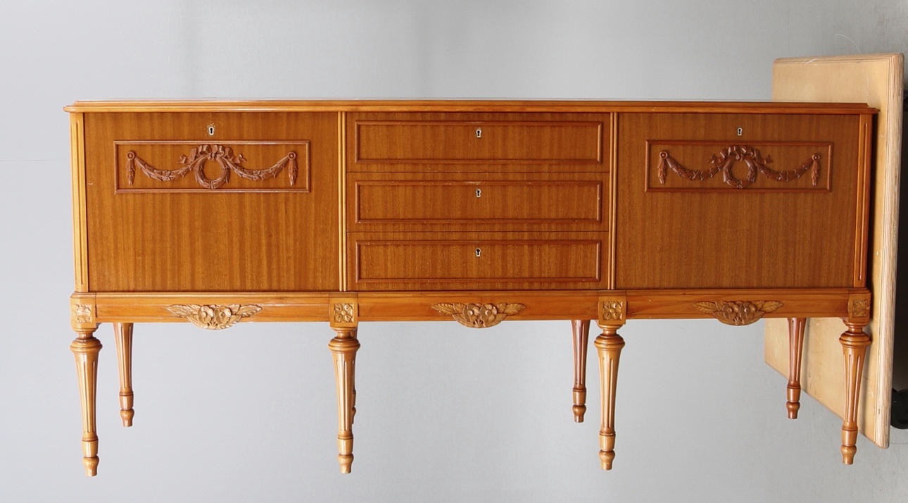 SIDEBOARD, Gustaviansk stil, 1900 tal.