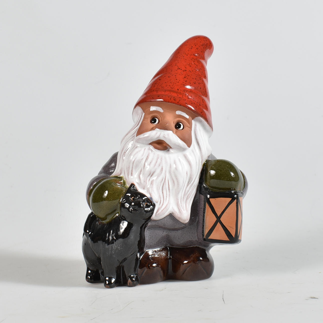 FIGURIN, Tomte med lykta, keramik Rolf Berg.