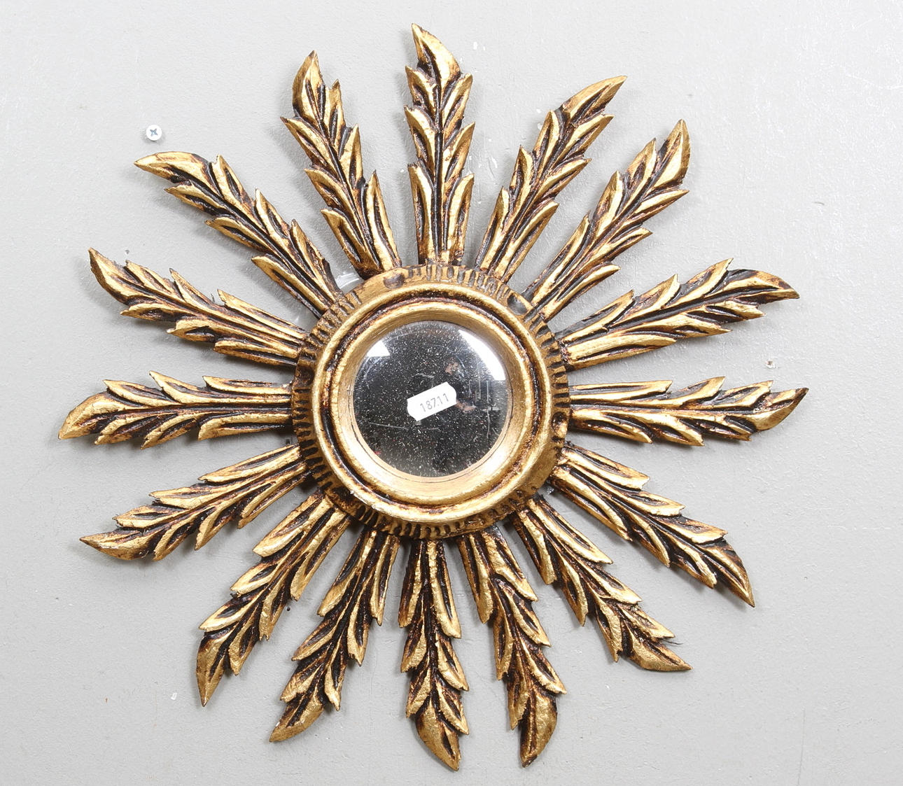 SPEGEL, solformad, förgylld. 1900-tal.