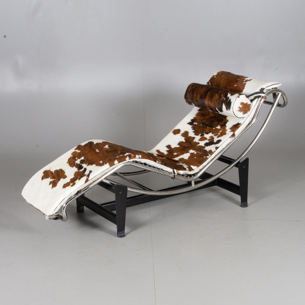 SILLA DE SALÓN, "LC4", según Le Corbusier.