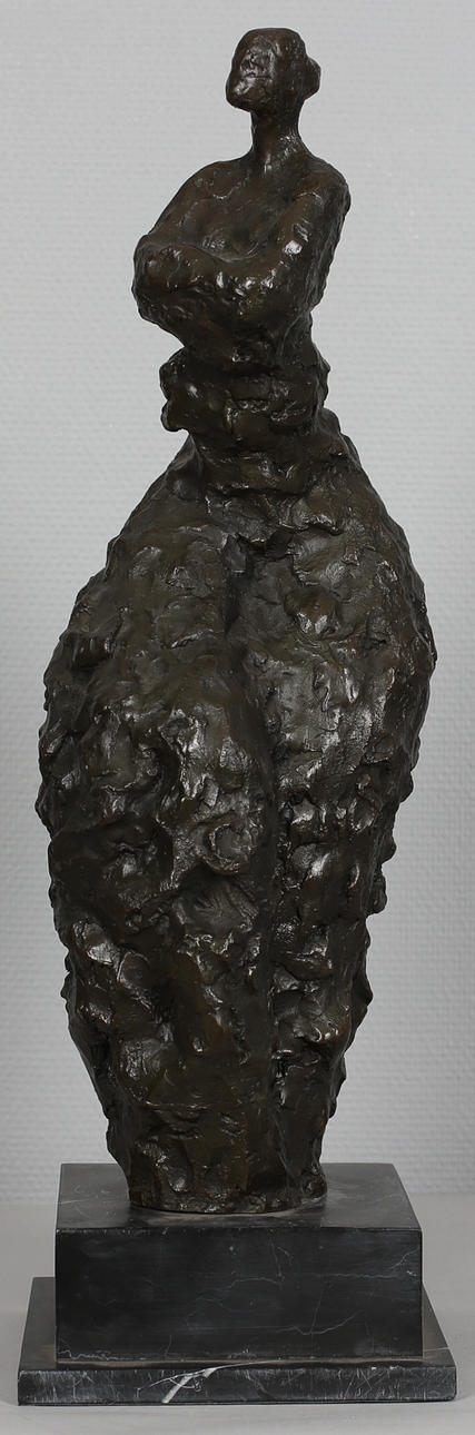 OKÄND KONSTNÄR. Kvinnlig modell. Brons. Osignerad.