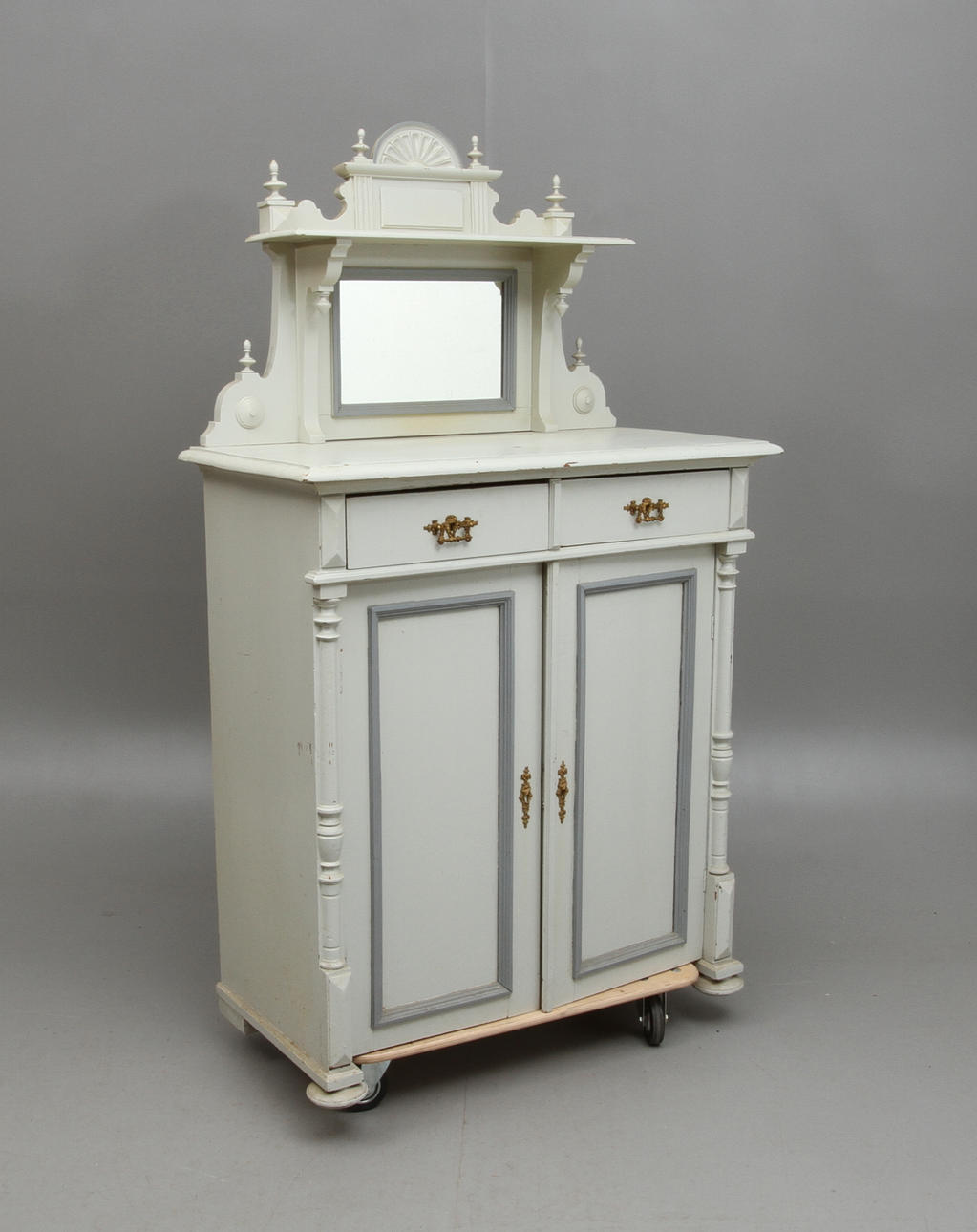 SPEGELSKÄNK, nyrenässans, 1800-tal.