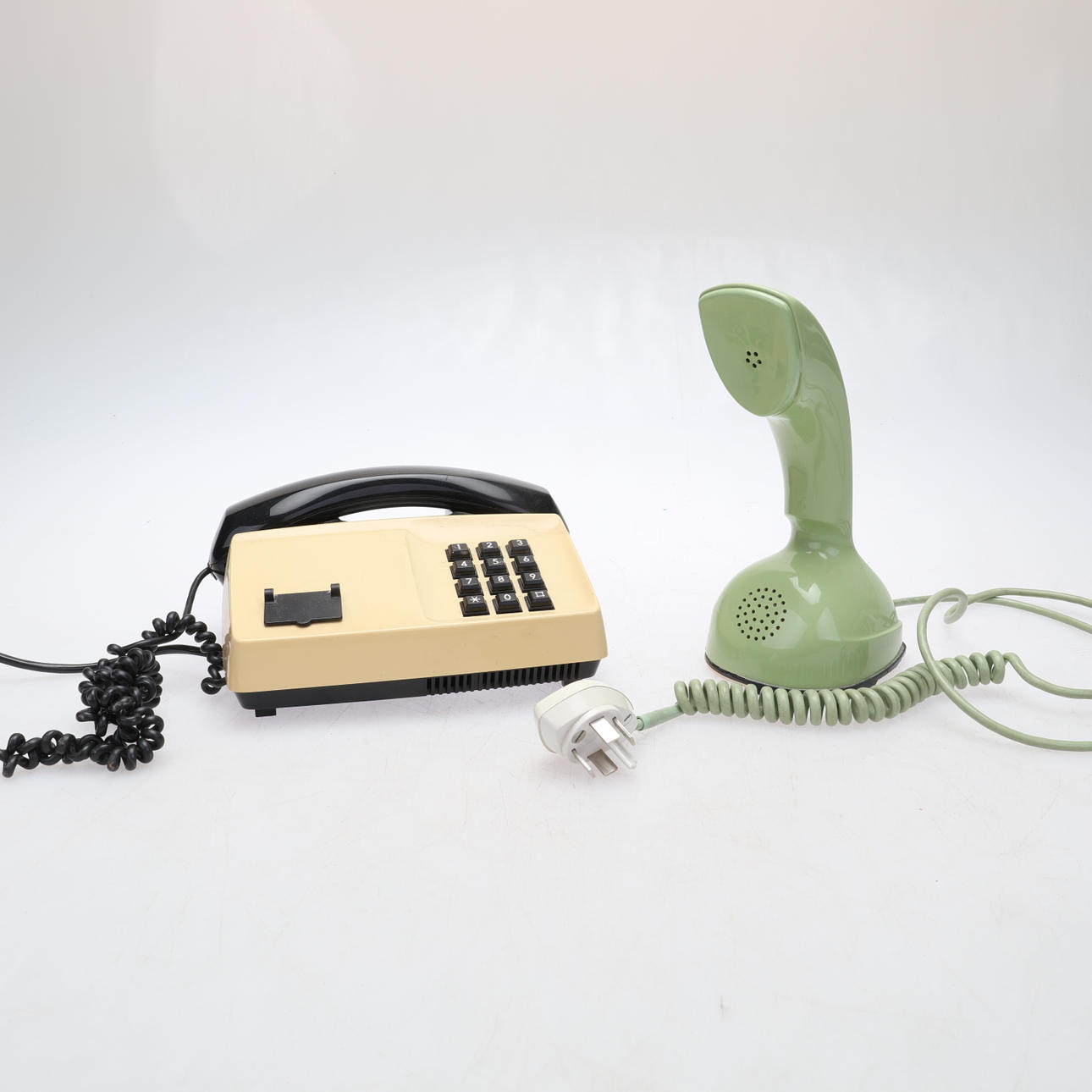 TELEFONER, 1 st, Kobra och 1 st. Diavox.