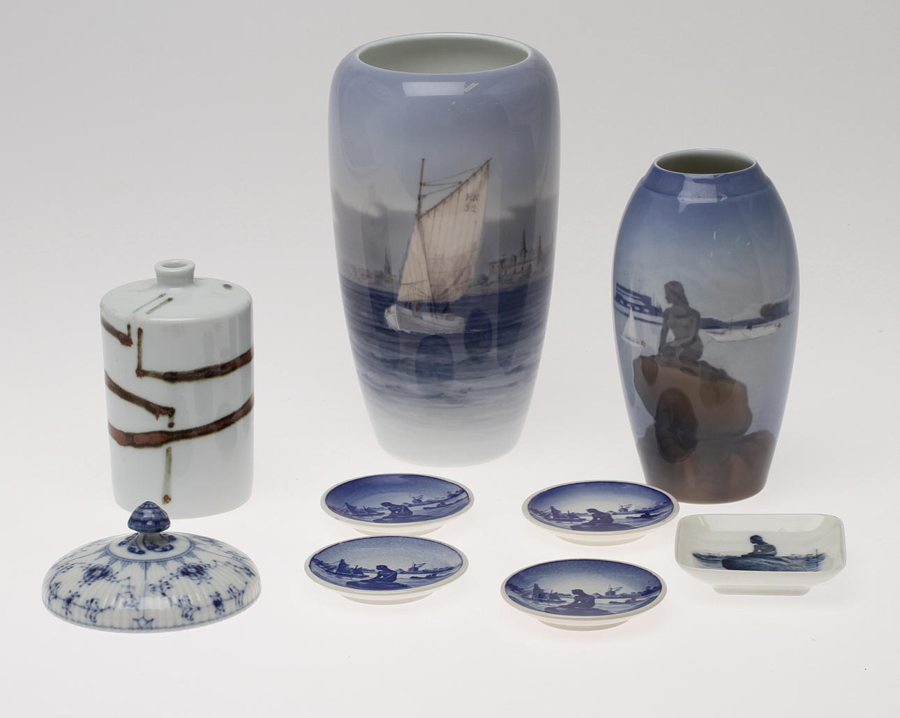 PARTI KERAMIK, 9 delar, Bl a Royal Copenhagen, vaser, askkoppar m m.