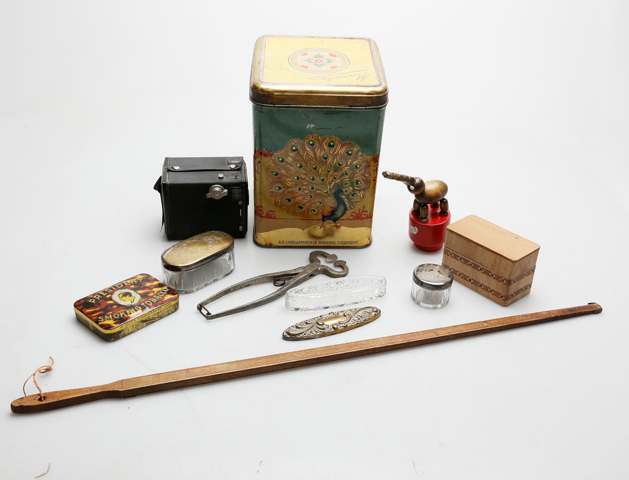 SAMLARFÖREMÅL 10 st, 18/1900-tal.