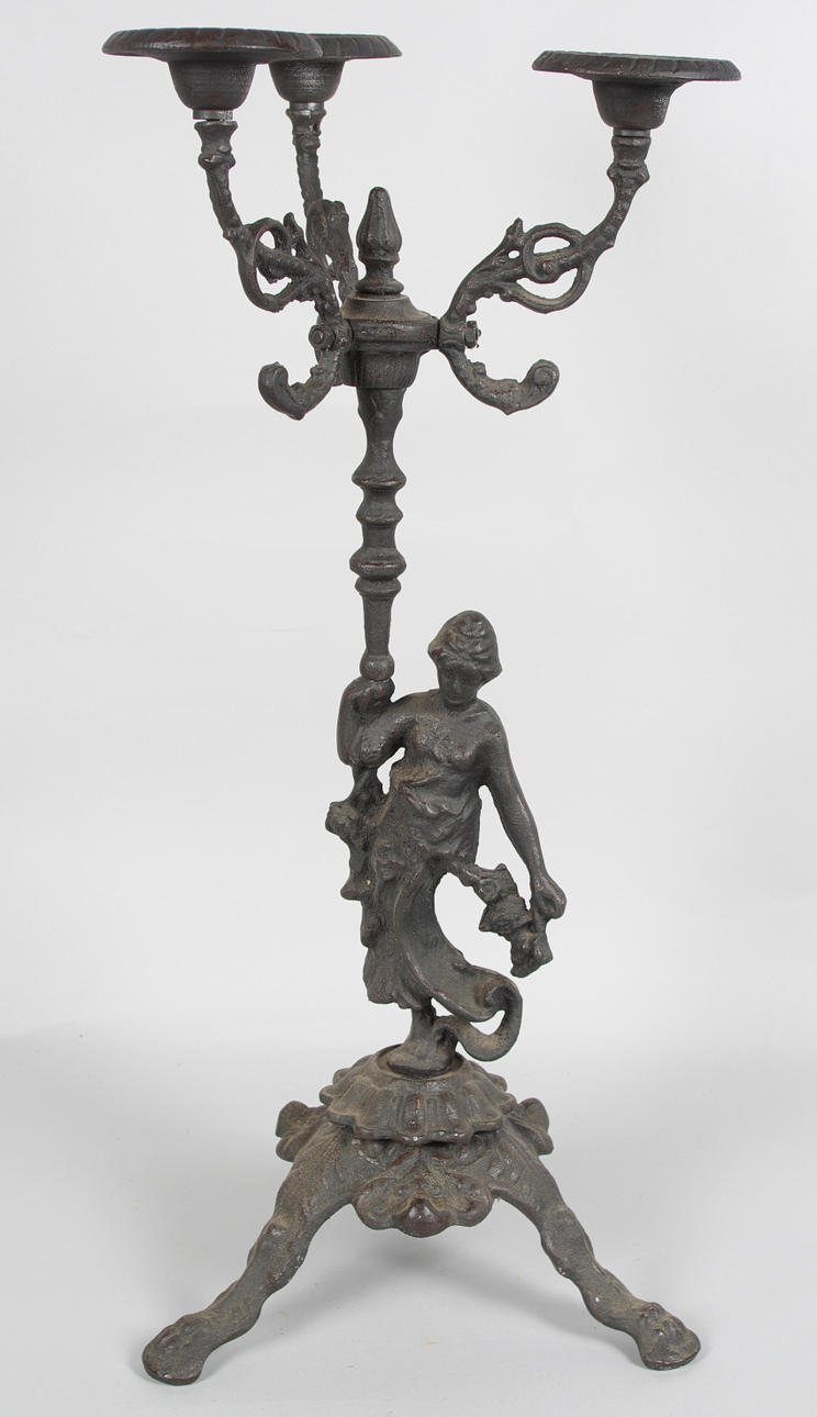 KANDELABER, 3-armad, gjutjärn, samtida.