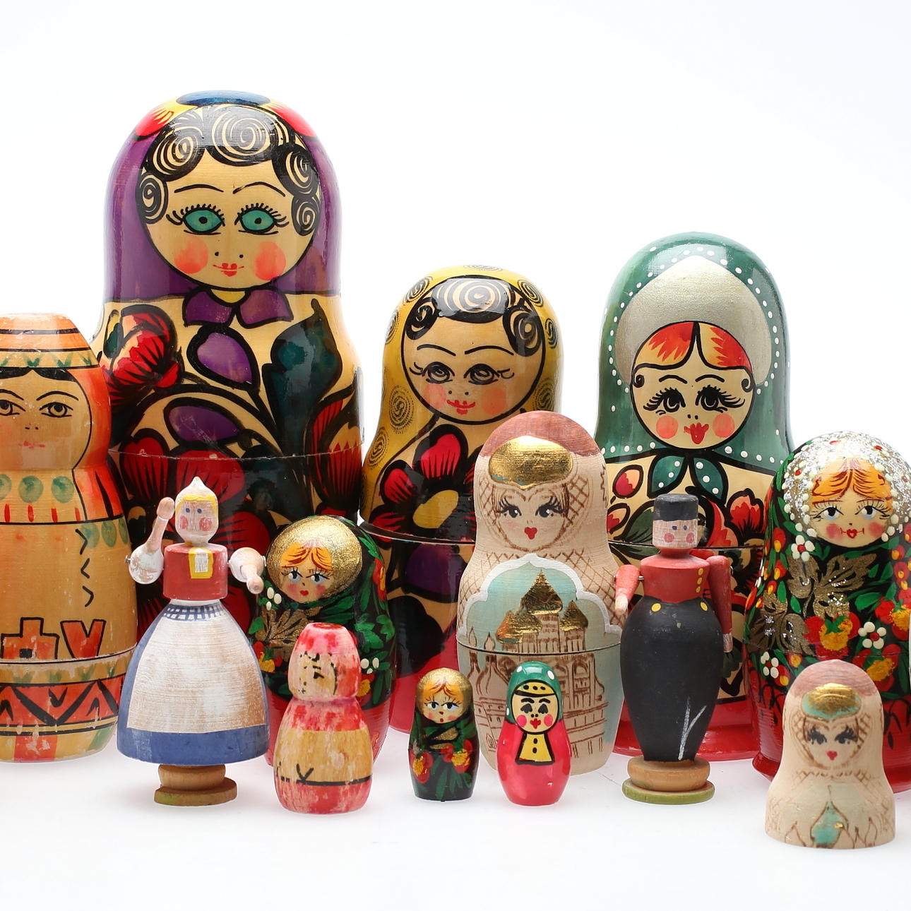 MUÑECAS RUSAS, 11 uds., madera, 1900.