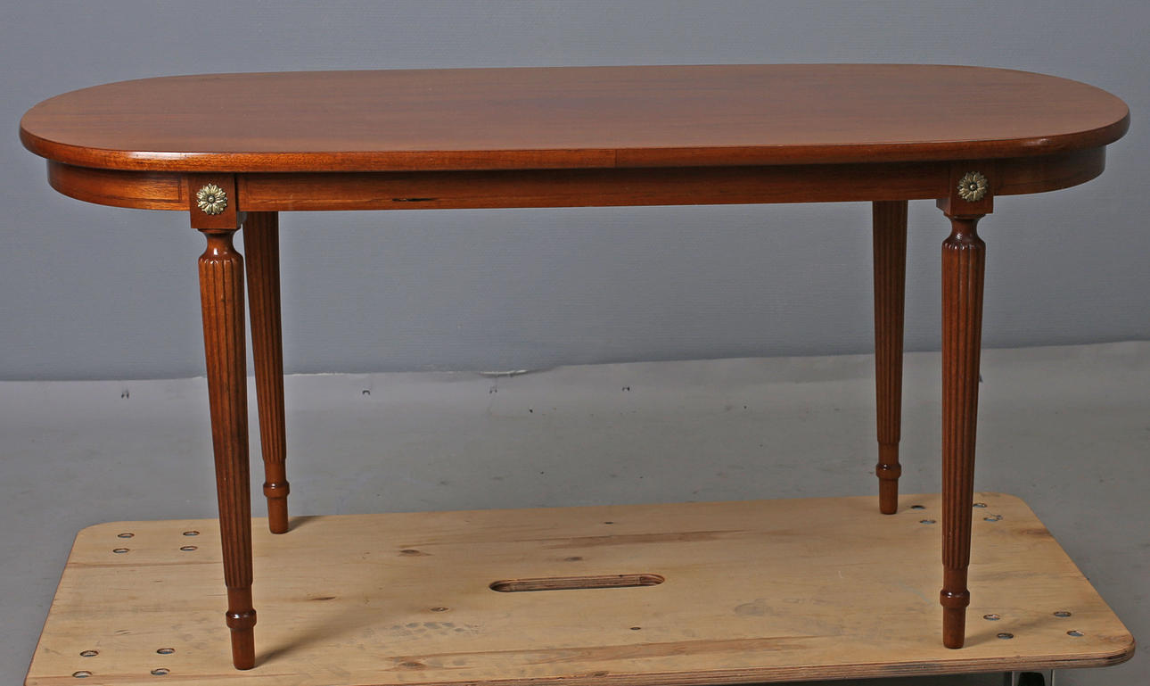 SOFFBORD, gustaviansk stil, stämpelmärkt Ganddal Möbelfabrikk, Norge.