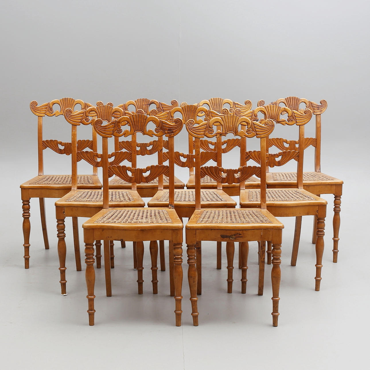 TUOLIT, 9 kpl, punottu rottinki istuin.