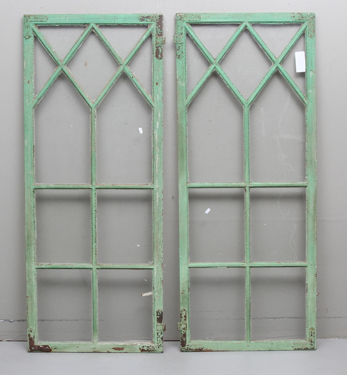 FÖNSTER, rektangulära, ett par, 1900-talets första.