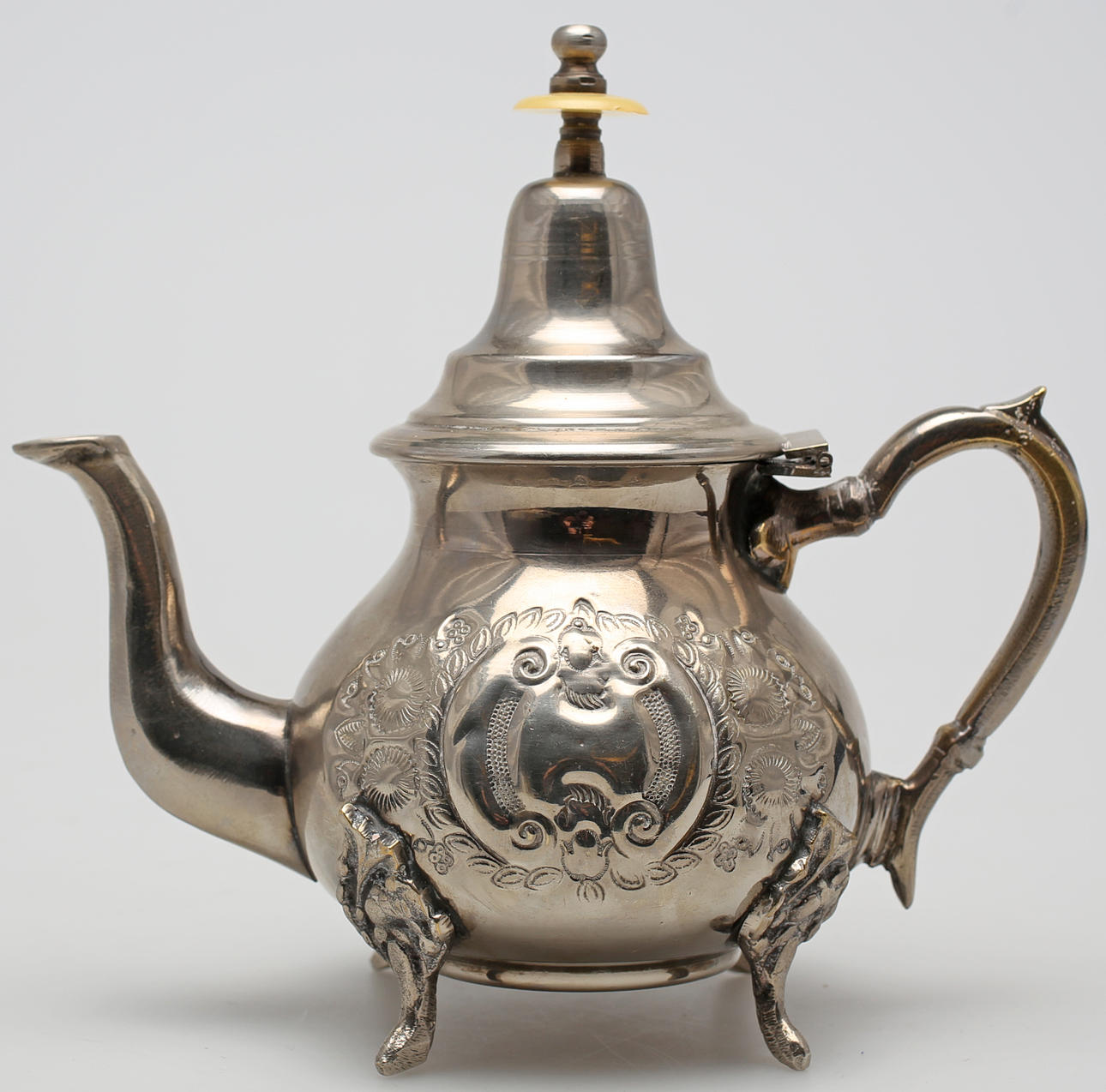 TEKANNA, orientaliskt stil, 1900/2000-tal.