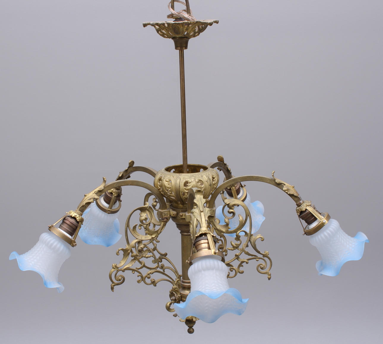 TAKARMATUR, förgyllt gjutjärn, 5-armad, tidigt 1900-tal, glaskupor.